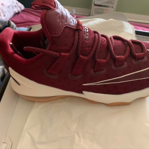 Nike Lebron XIII Low Mens Basketball Shoes - Picture 3 of 4